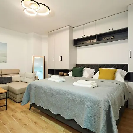 Market By Irundo Apartment