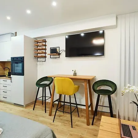 Market By Irundo Apartment